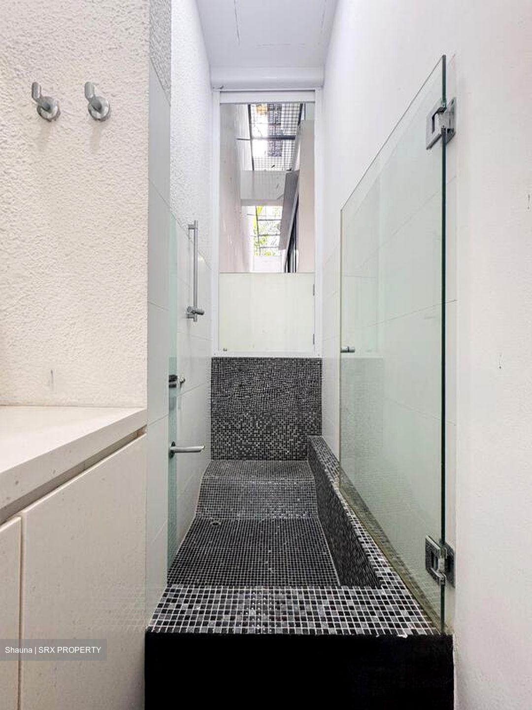 Cairnhill Road (D9), Terrace #495515061